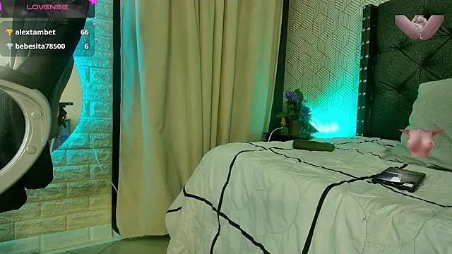 Snapshot of sussy__stone chatting on January 13, 3:58 pm sussy stone online show from January 13, 3:58 pm