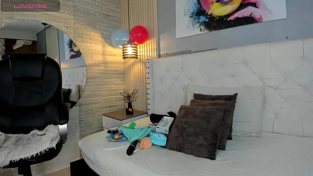 Snapshot of sussy__stone chatting on May 27, 12:02 pm sussy stone online show from May 27, 12:02 pm