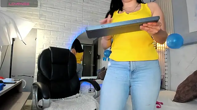 Snapshot of sussy__stone chatting on June 11, 12:03 pm sussy stone online show from June 11, 12:03 pm