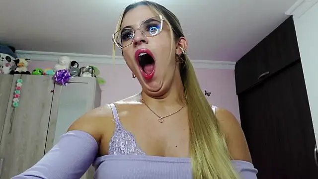 caroline jonson online show from February 28, 9:55 pm