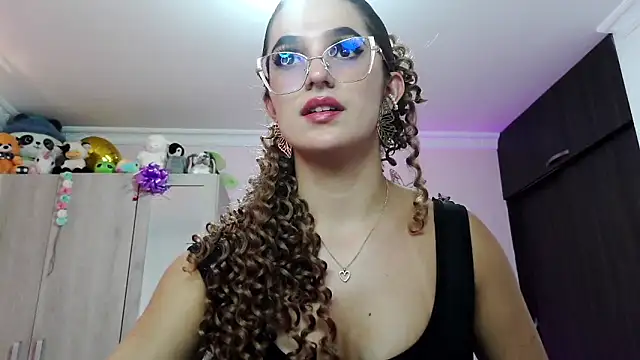 caroline jonson online show from March 20, 7:25 pm