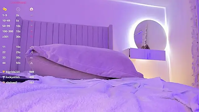 Shelynna azzul online show from March 22, 9:24 am