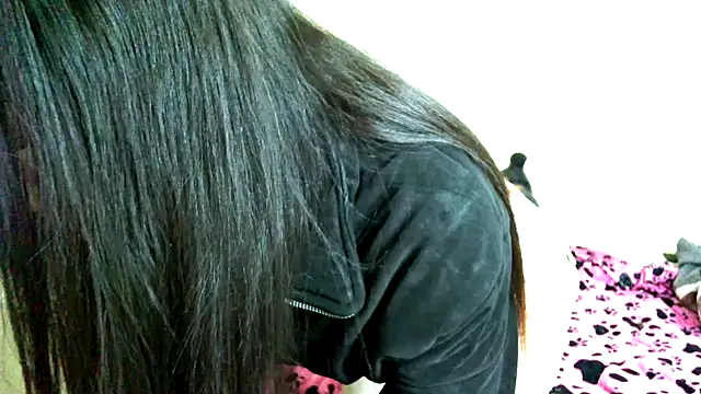 Tifanny Sweett online show from April 24, 7:00 am