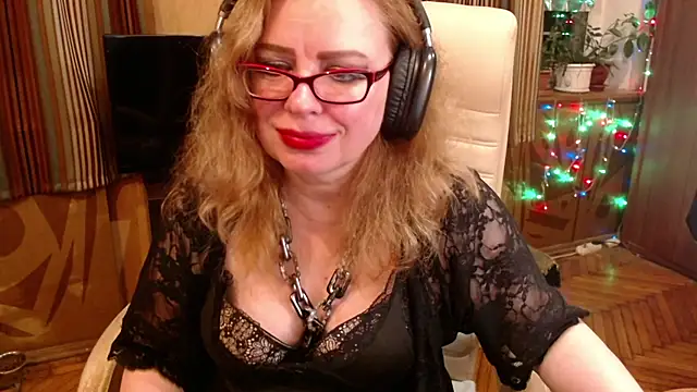 Snapshot of Miss_Tress chatting on July 20, 8:44 pm Miss Tress online show from July 20, 8:44 pm