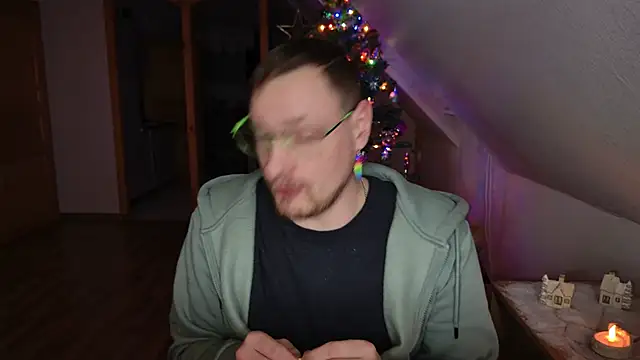 Snapshot of Relsxboy chatting on December 27, 5:05 pm Relsxboy online show from December 27, 5:05 pm