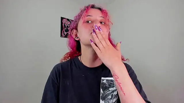 valent 27 online show from November 16, 9:09 pm