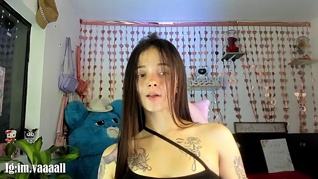 Snapshot of lucyy_tay chatting on October 24, 11:01 pm lucyy tay online show from October 24, 11:01 pm