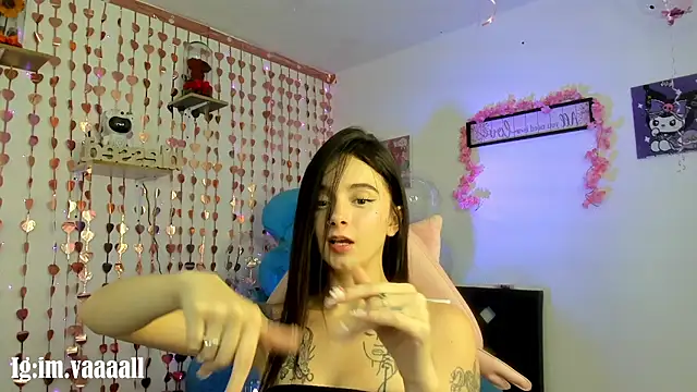 lucyy tay online show from November 19, 1:22 pm