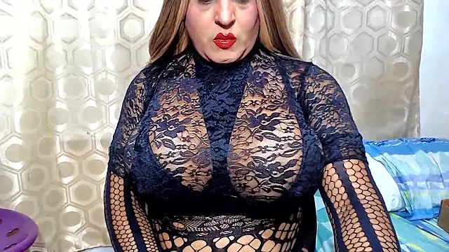 Snapshot of alessia_hot69 chatting on December 8, 1:13 am alessia hot69 online show from December 8, 1:13 am