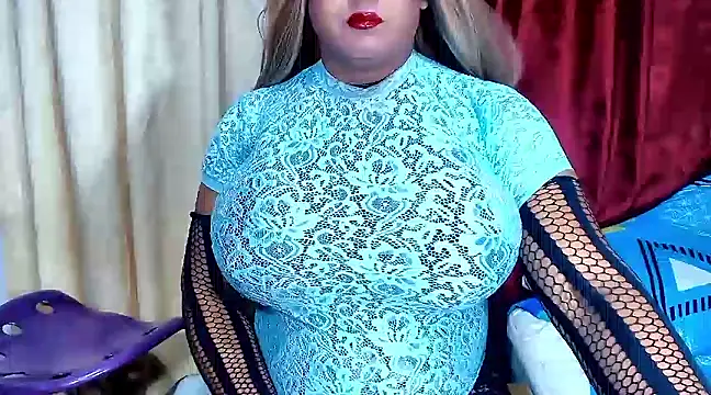Snapshot of alessia_hot69 chatting on March 18, 10:26 pm alessia hot69 online show from March 18, 10:26 pm