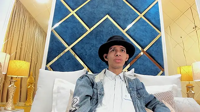 Snapshot of TomyMosterCock chatting on April 6, 11:38 pm TomyMosterCock online show from April 6, 11:38 pm