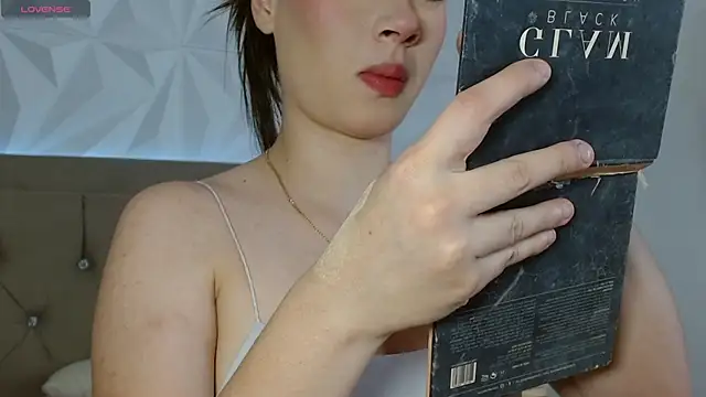 Gwen drew online show from March 1, 3:47 pm