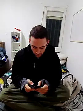 Snapshot of bearguy998 chatting on March 7, 6:33 pm bearguy998 online show from March 7, 6:33 pm