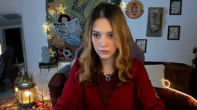 Snapshot of LolaLemona chatting on December 7, 9:28 am LolaLemona online show from December 7, 9:28 am