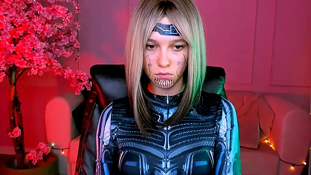 Snapshot of LolaLemona chatting on December 15, 10:28 am LolaLemona online show from December 15, 10:28 am