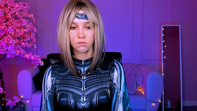 Snapshot of LolaLemona chatting on December 15, 1:32 pm LolaLemona online show from December 15, 1:32 pm