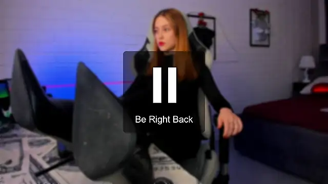 Snapshot of LolaLemona chatting on February 24, 2:04 pm LolaLemona online show from February 24, 2:04 pm