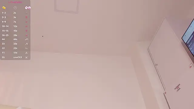 Snapshot of AllisonRoberts_ chatting on March 2, 12:32 pm AllisonRoberts online show from March 2, 12:32 pm