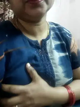 cuteyqueen online show from December 6, 5:22 pm