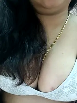 cuteyqueen online show from January 7, 6:48 am