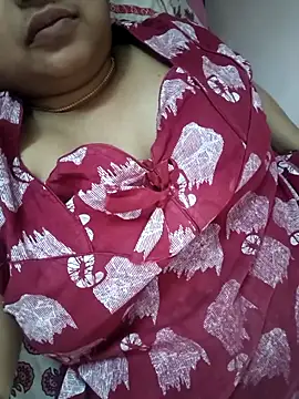 cuteyqueen online show from March 6, 1:05 am