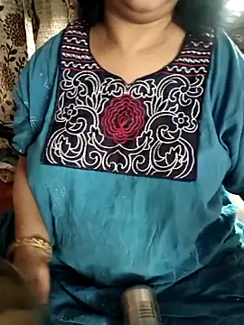 cuteyqueen online show from March 10, 5:45 am