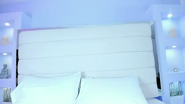 Snapshot of JessyEvans chatting on February 17, 7:42 pm JessyEvans online show from February 17, 7:42 pm