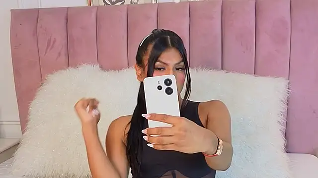 Snapshot of KimberlyCutee chatting on May 7, 8:47 pm KimberlyCutee online show from May 7, 8:47 pm