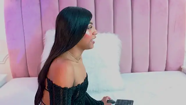 Snapshot of KimberlyCutee chatting on June 20, 8:22 pm KimberlyCutee online show from June 20, 8:22 pm