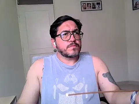 OsoMaduro12 online show from December 1, 8:36 pm