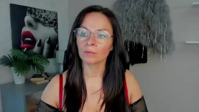 Snapshot of HelenLuxx chatting on March 23, 7:20 am HelenLuxx online show from March 23, 7:20 am