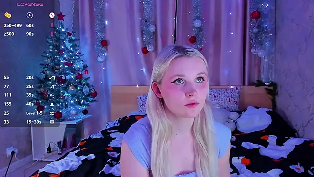 Snapshot of SweeteRose_Royce chatting on February 6, 4:58 pm SweeteRose Royce online show from February 6, 4:58 pm