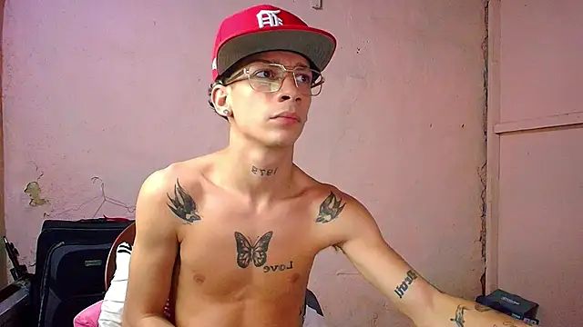 Snapshot of mateodeamjo chatting on July 14, 4:17 am mateodeamjo online show from July 14, 4:17 am