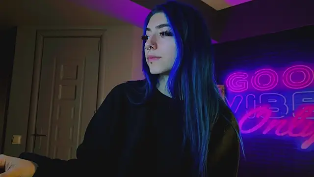 AriaVoss online show from December 9, 8:44 pm