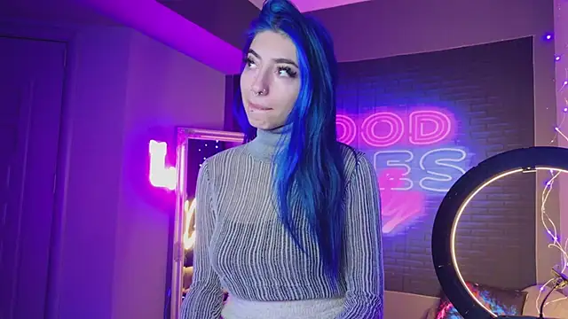 AriaVoss online show from December 11, 8:18 pm