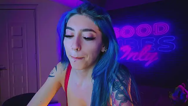 AriaVoss online show from December 21, 11:56 pm