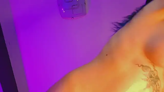 AriaVoss online show from December 28, 2:43 am