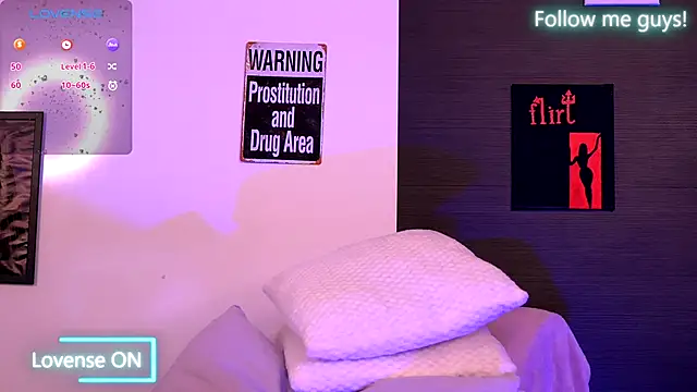 AriaVoss online show from September 18, 7:05 pm