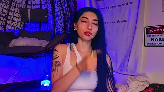 Snapshot of AriaVoss chatting on July 21, 10:45 pm AriaVoss online show from July 21, 10:45 pm