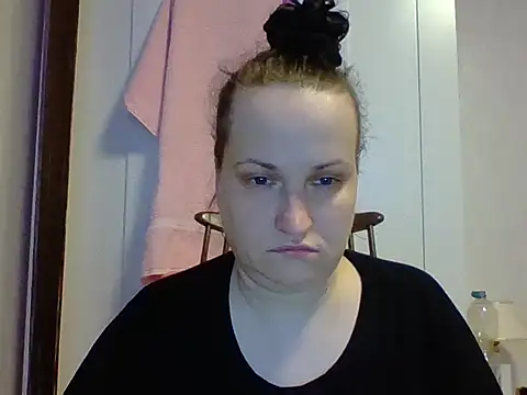  squirty cum lady  online show from March 17, 10:28 pm