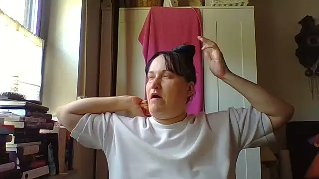 Snapshot of _squirty_cum_lady_ chatting on June 18, 8:25 am squirty cum lady online show from June 18, 8:25 am