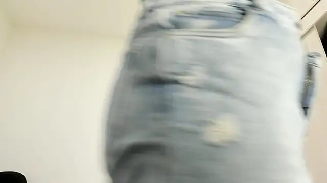 Snapshot of Amelia_Debora_Antonella chatting on February 9, 2:21 pm Amelia Debora Antonella online show from February 9, 2:21 pm