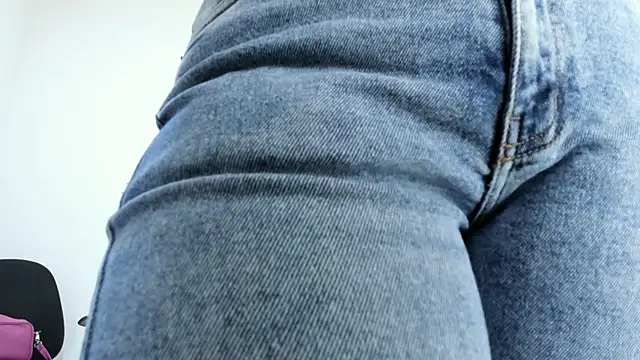 Snapshot of Amelia_Debora_Antonella chatting on February 10, 1:48 pm Amelia Debora Antonella online show from February 10, 1:48 pm