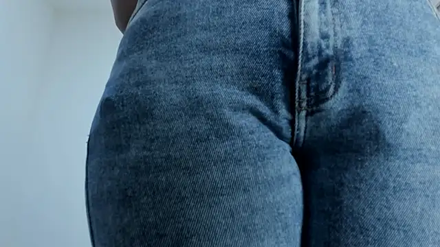 Snapshot of Amelia_Debora_Antonella chatting on February 20, 2:28 pm Amelia Debora Antonella online show from February 20, 2:28 pm