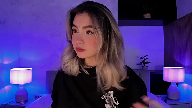 Snapshot of SamantaBone chatting on January 27, 12:22 am SamantaBone online show from January 27, 12:22 am