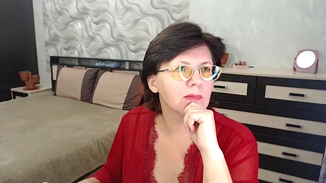 Snapshot of VitaCharm chatting on December 10, 8:27 pm VitaCharm online show from December 10, 8:27 pm