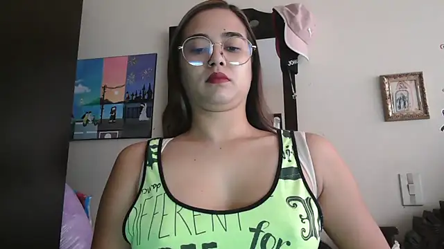 trianabell online show from February 21, 5:36 pm