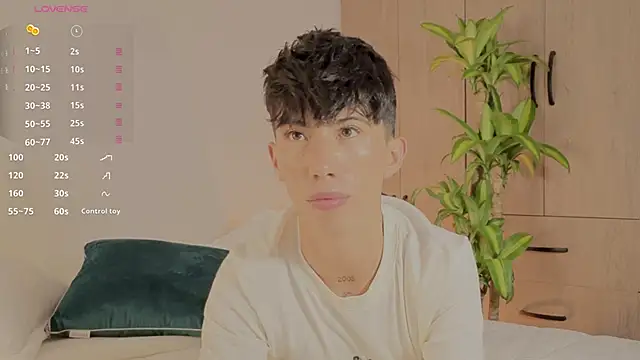 Snapshot of FabianPriince chatting on October 2, 7:32 pm FabianPriince online show from October 2, 7:32 pm