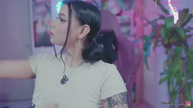 sensualkattt online show from September 10, 1:00 pm