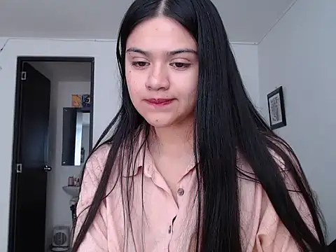 Snapshot of angelbeat_ chatting on December 9, 7:39 pm angelbeat online show from December 9, 7:39 pm
